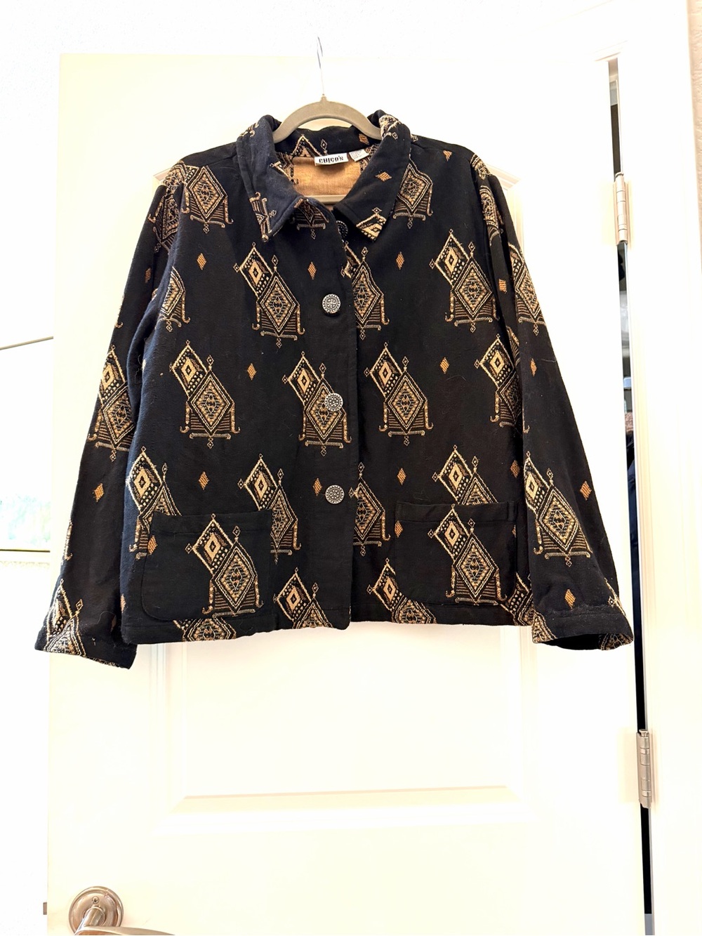 VTG Chico’s Tapestry Jacket Chore Coat w Patch Pockets. Medallion Buttons. SZ 3